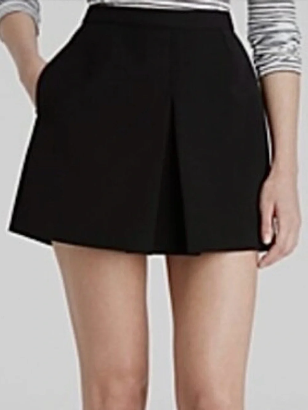 Vince Black Skirt Inverted Center Pleat NWT